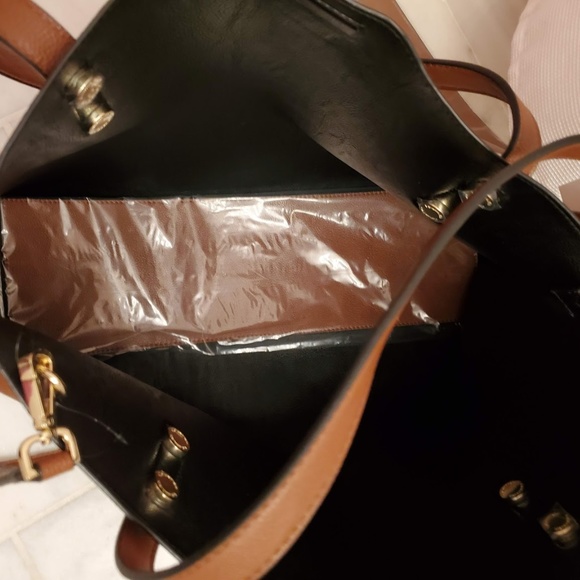 🔥[SOLD] NWT Authentic Calvin Klein Shoulder Bag - Picture 7 of 8